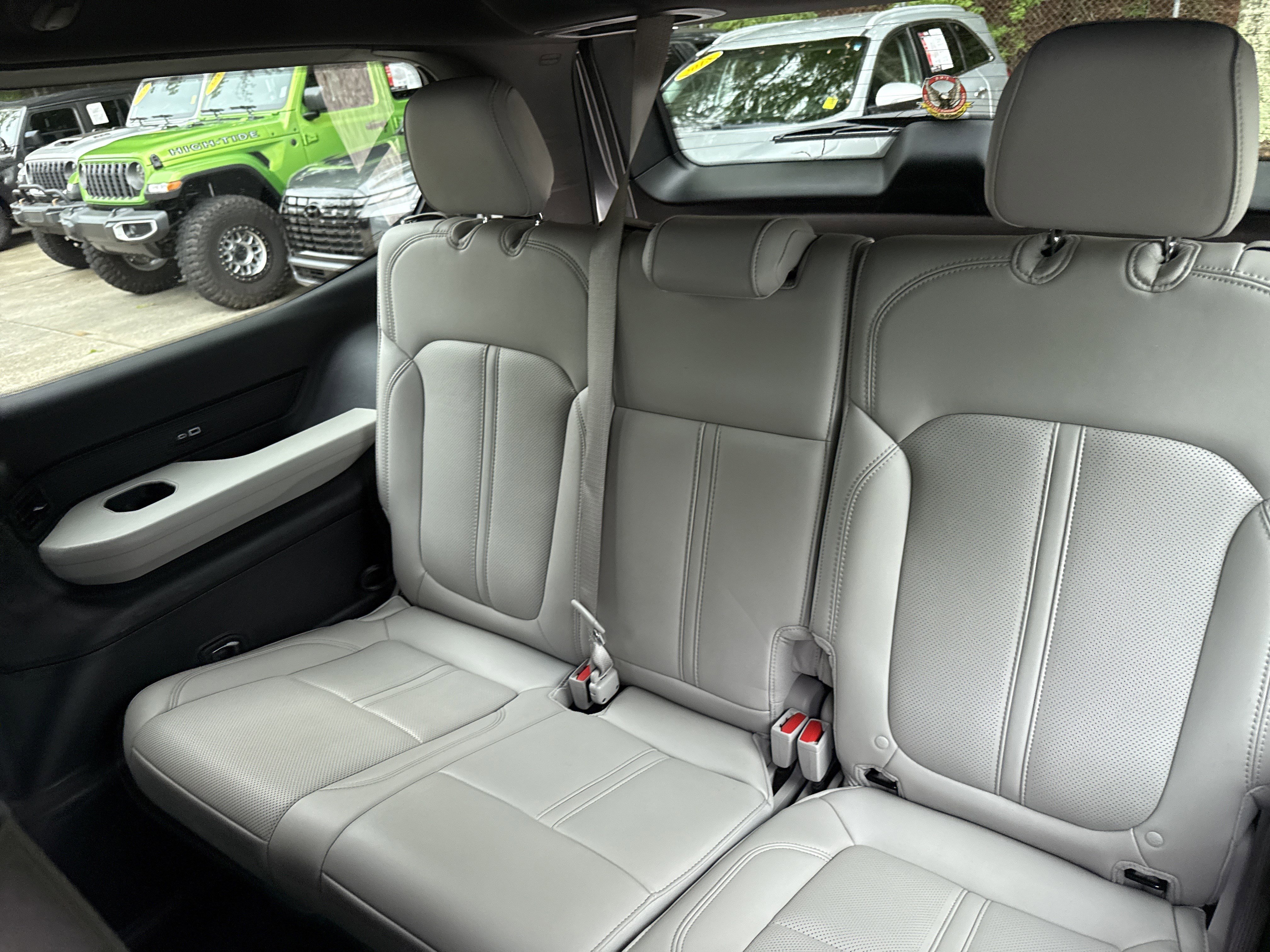 Used 2025 Jeep Wagoneer 4WD image 21
