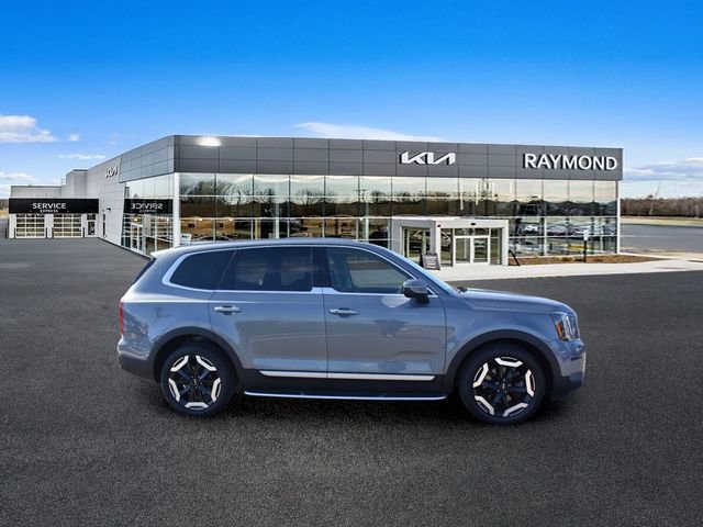 Certified 2023 Kia Telluride S w/ S Sunroof Package AWD/4WD image 2