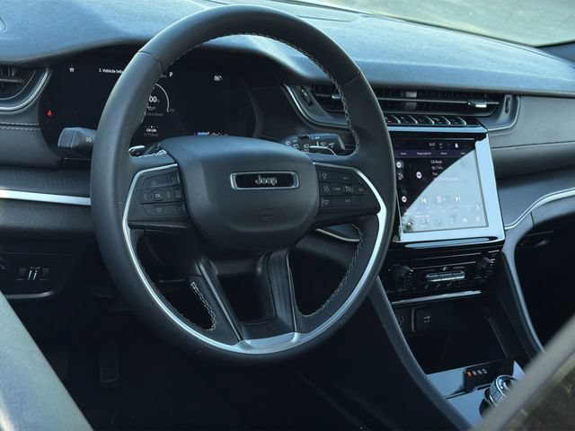 Used 2025 Jeep Grand Cherokee L Laredo RWD image 17