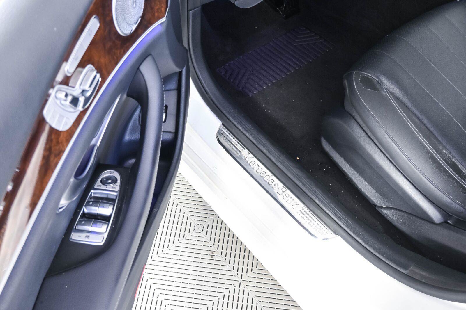 Used 2017 Mercedes-Benz E 300 image 8