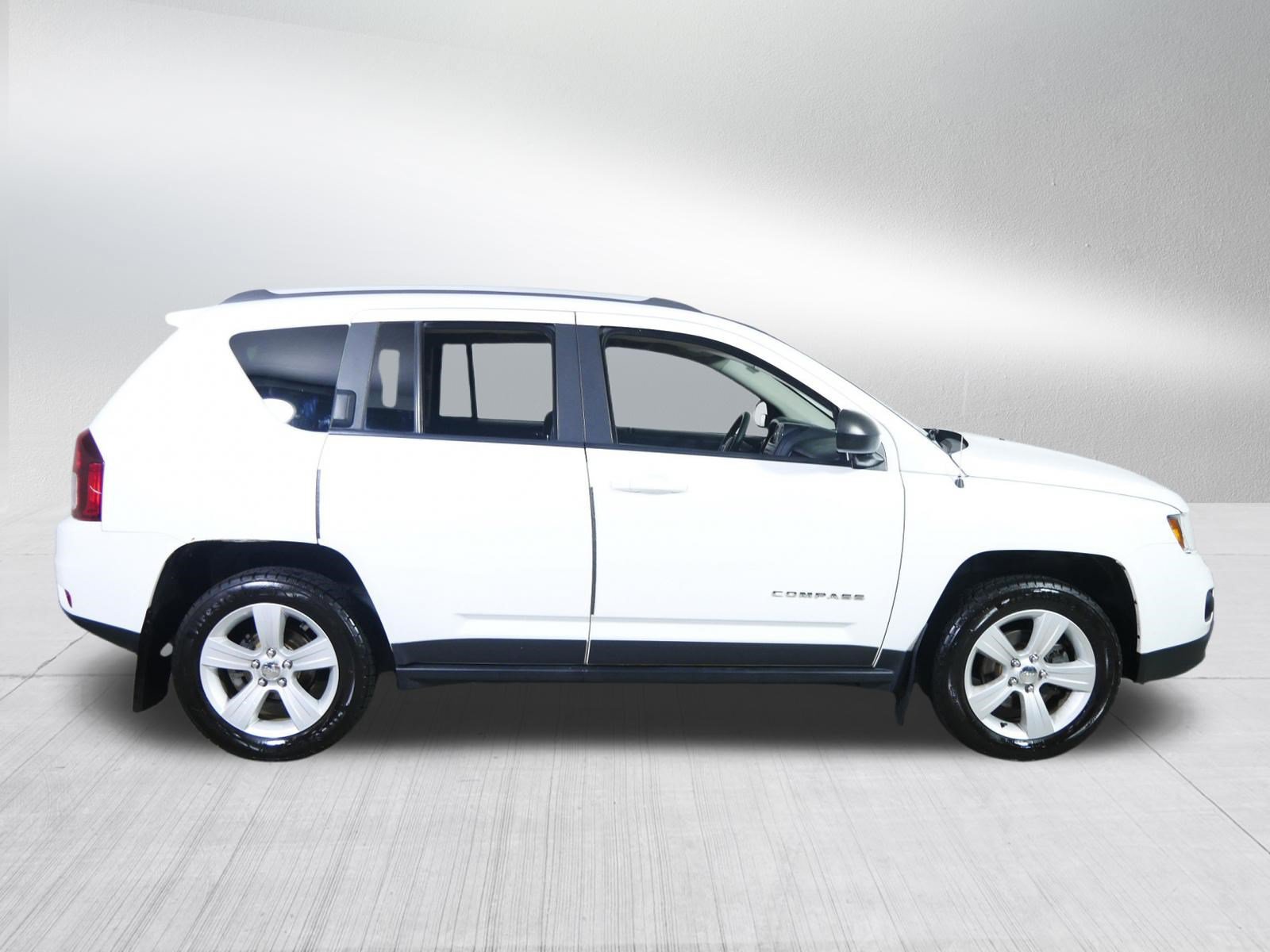 Used 2017 Jeep Compass Sport w/ Power Value Group AWD/4WD image 8