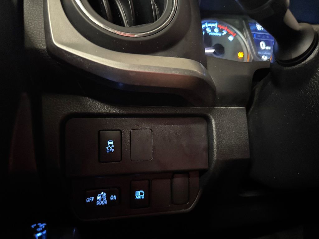 Used 2022 Toyota Tacoma SR5 w/ Technology Package image 20