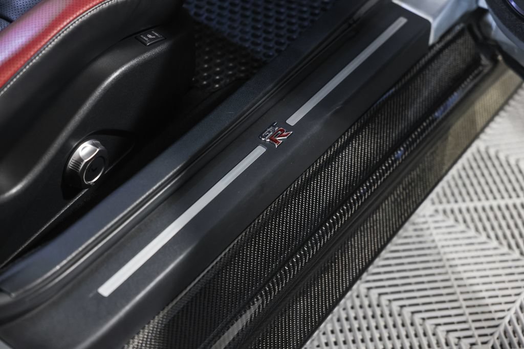 Used 2015 Nissan GT-R Black Edition AWD/4WD image 26