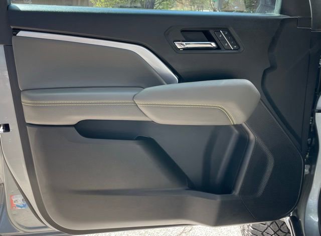 Used 2024 Chevrolet Colorado ZR2 w/ ZR2 Convenience Package III image 16