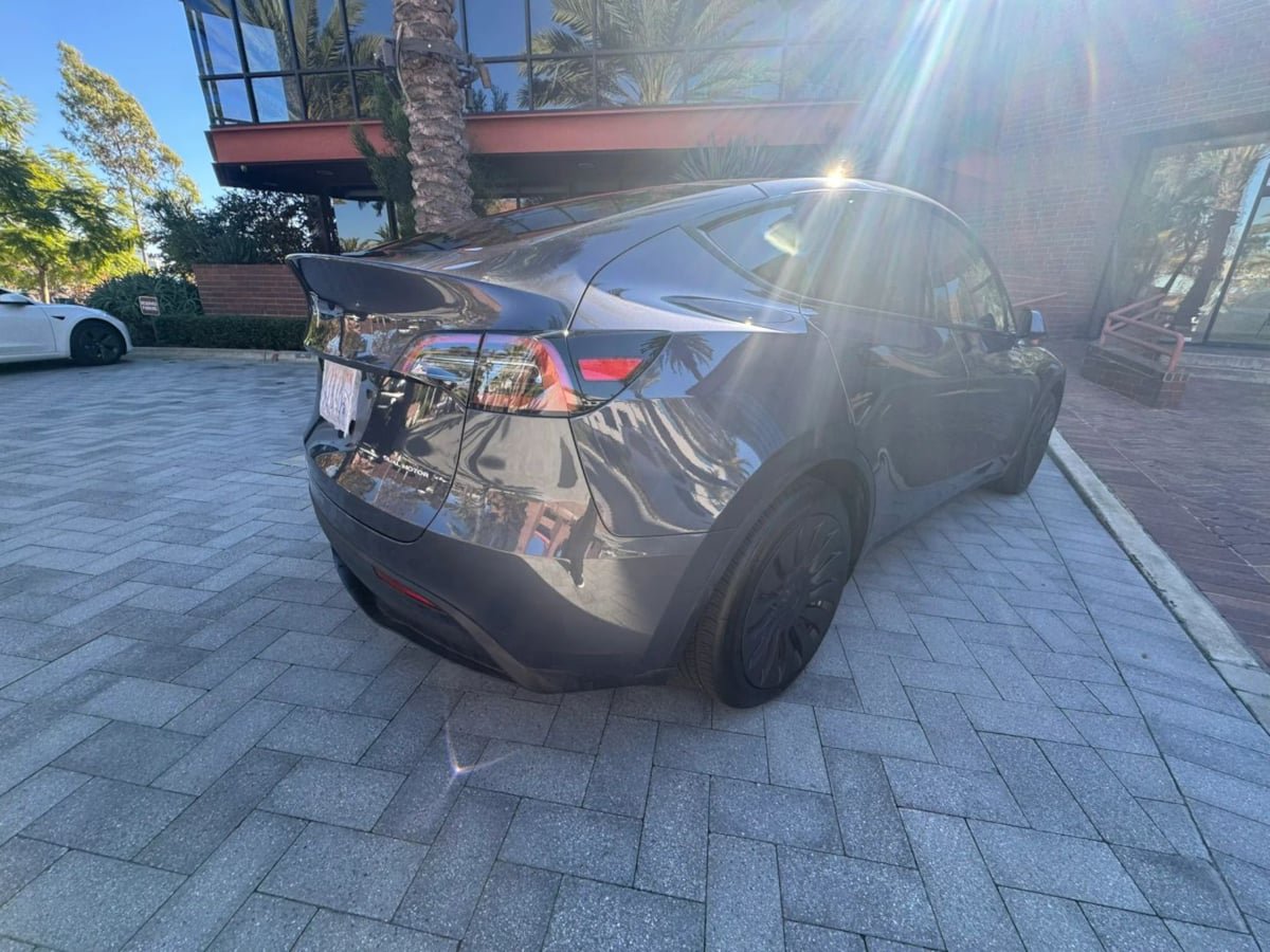 Used 2024 Tesla Model Y Long Range AWD/4WD image 5