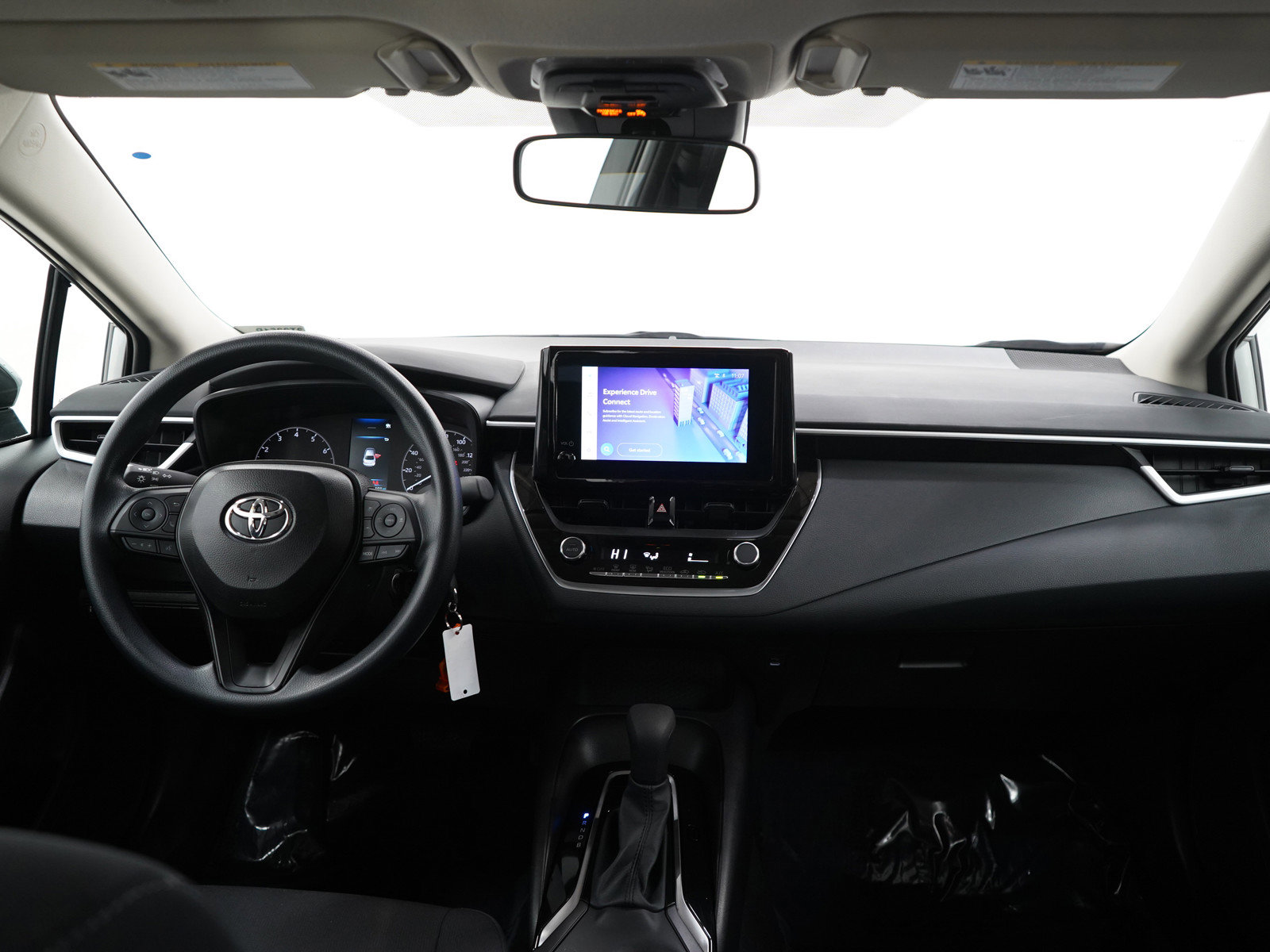 Used 2025 Toyota Corolla LE image 12