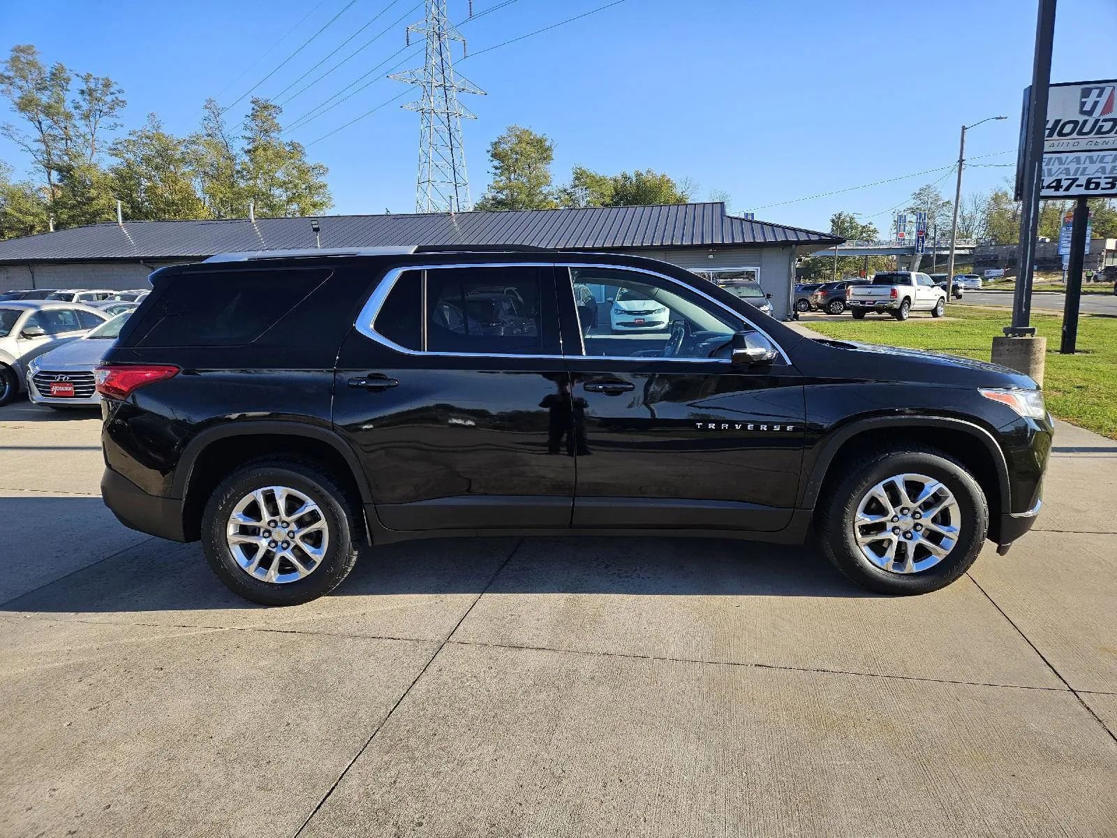 Used 2018 Chevrolet Traverse LT image 4