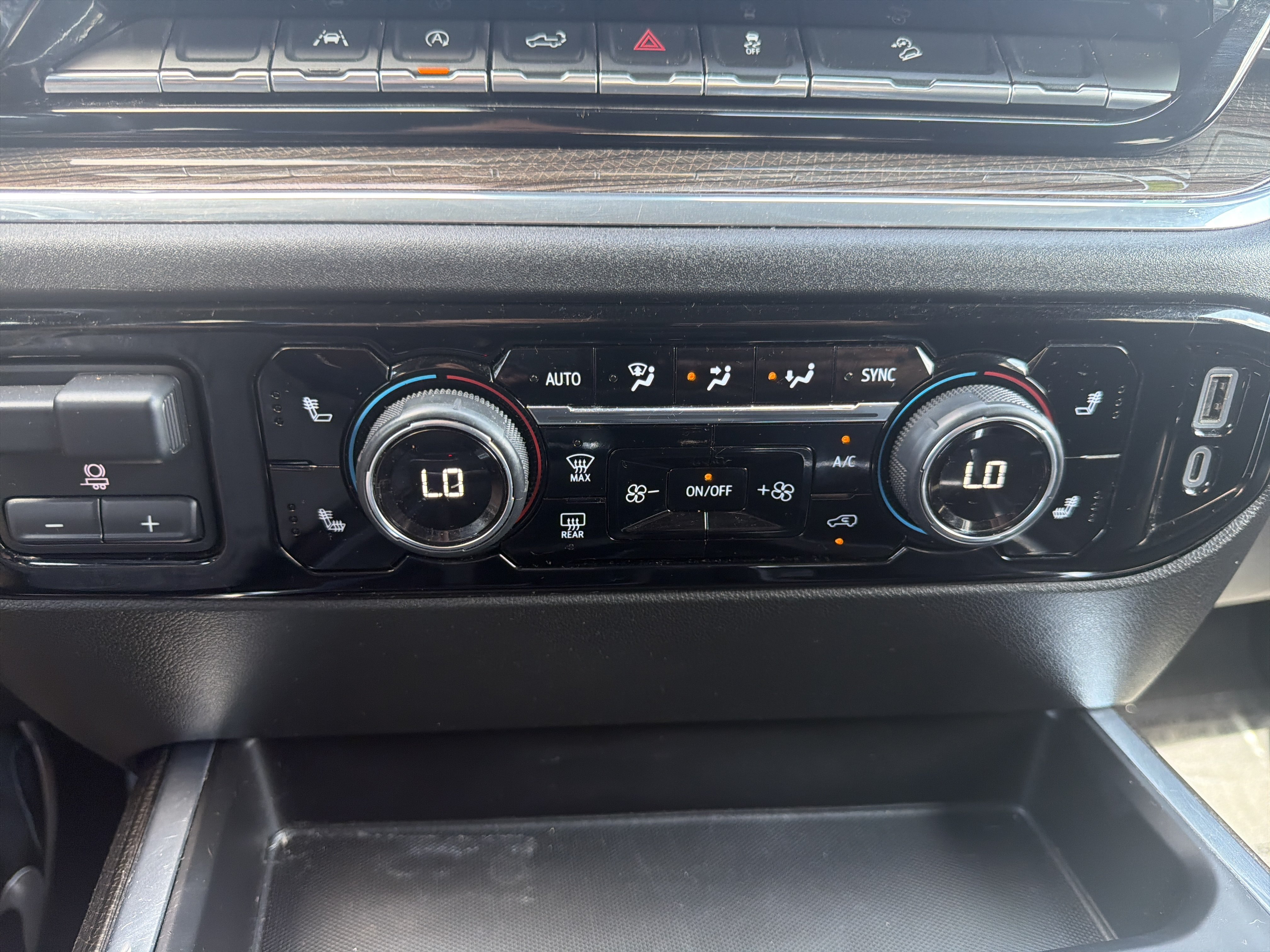 Used 2023 Chevrolet Silverado 1500 RST AWD/4WD image 28