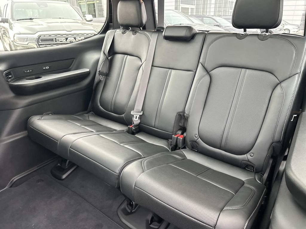 New 2026 Jeep Grand Wagoneer Limited AWD/4WD image 18