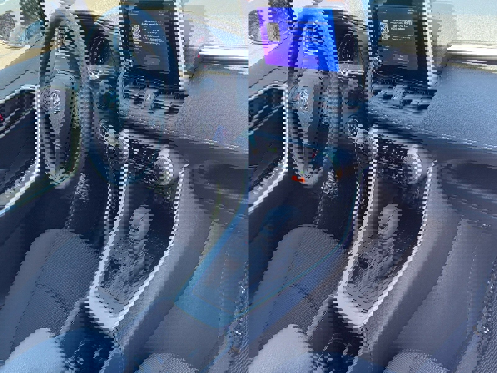 Used 2025 Toyota RAV4 LE image 9