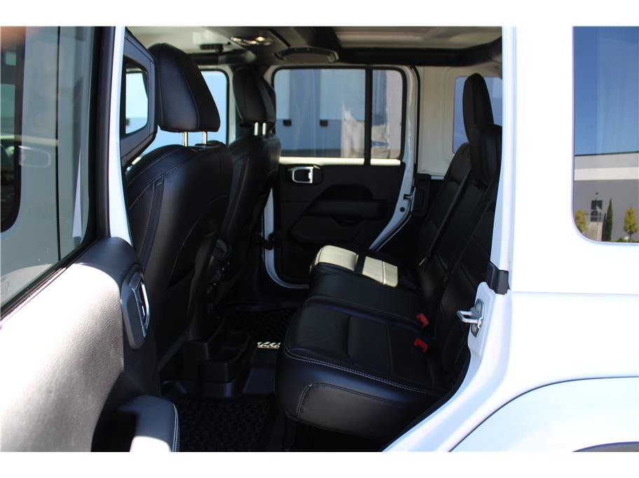 Used 2020 Jeep Wrangler Unlimited Sahara AWD/4WD image 12