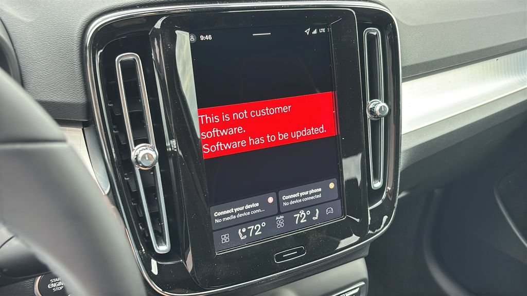 New 2026 Volvo XC40 B5 Ultra w/ Climate Package AWD/4WD image 18