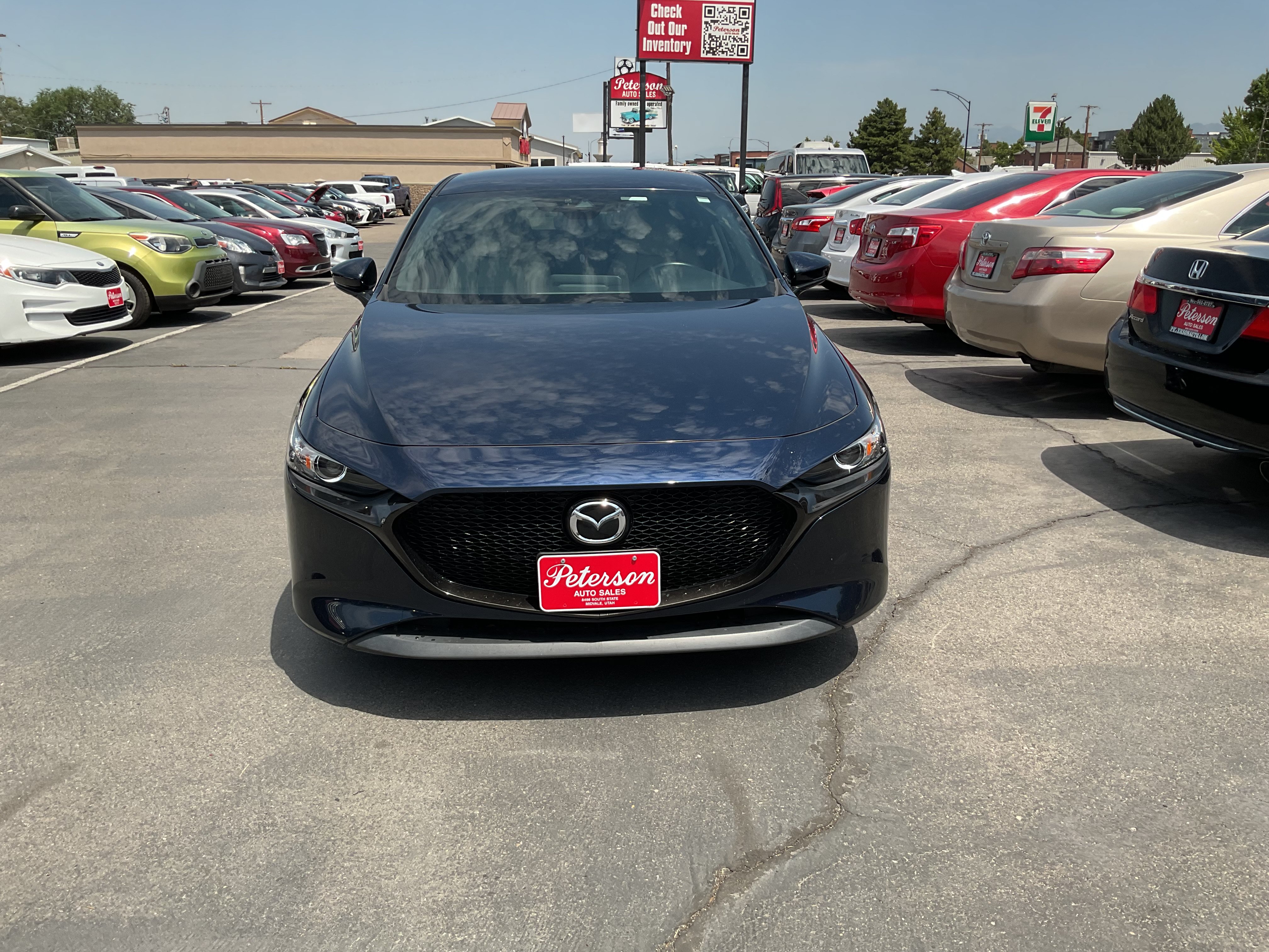 Used 2019 MAZDA MAZDA3 Hatchback FWD image 3
