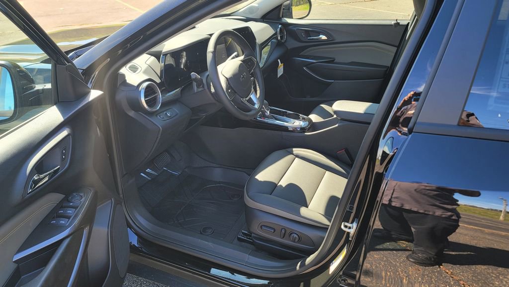New 2026 Chevrolet Trax ACTIV w/ Driver Confidence Package image 18