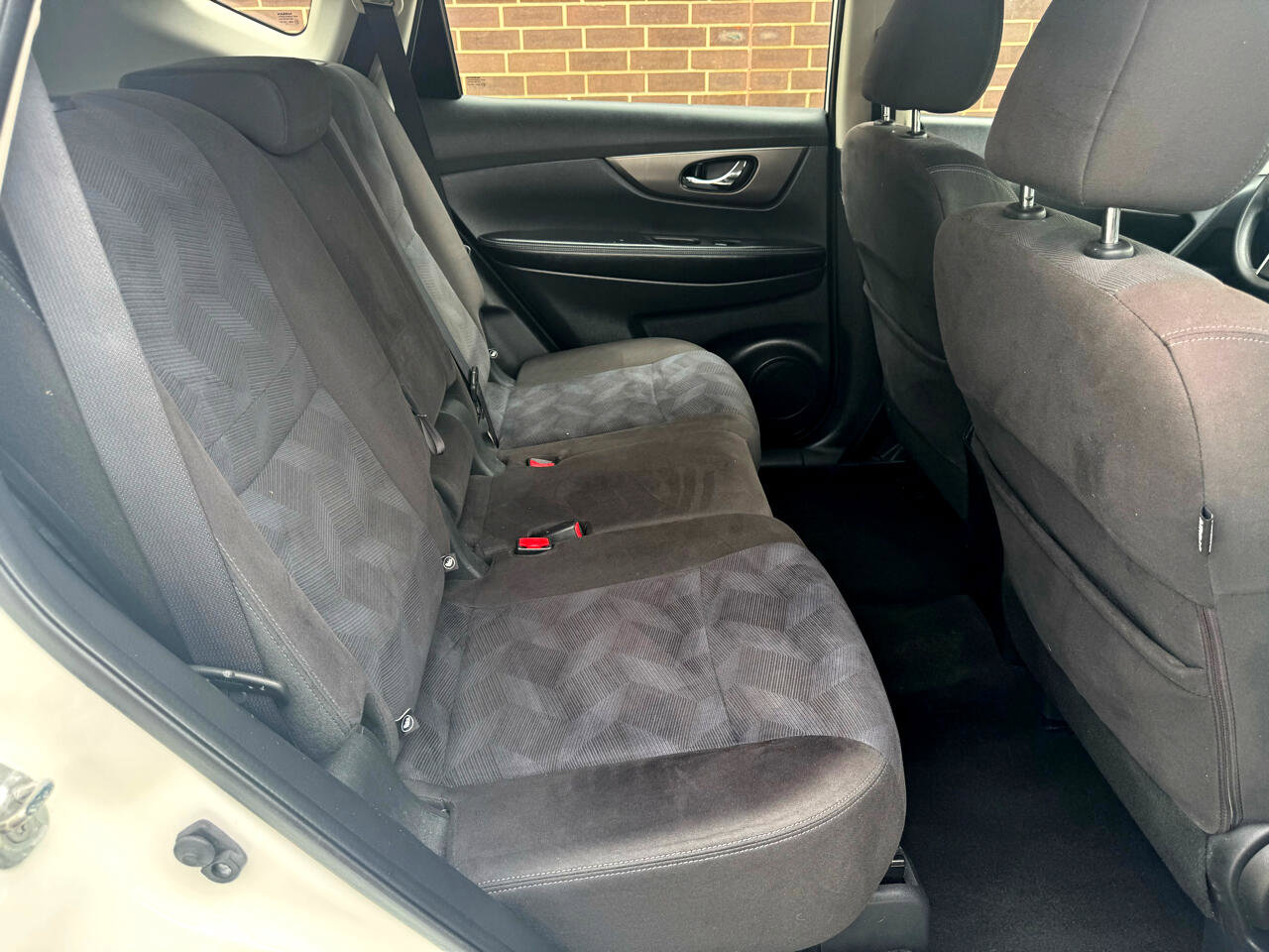 Used 2015 Nissan Rogue S image 13