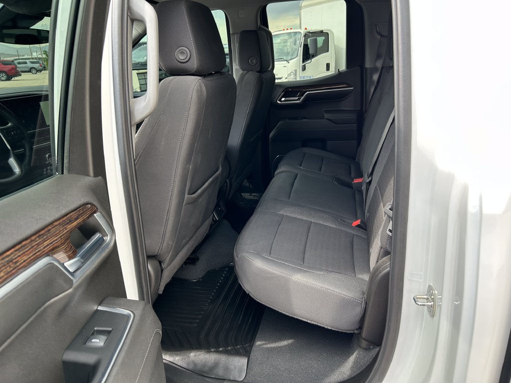 Used 2024 GMC Sierra 1500 Elevation AWD/4WD image 9