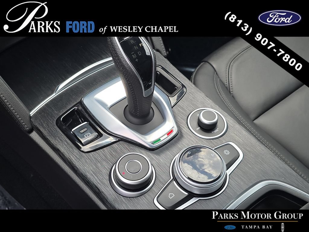 Used 2023 Alfa Romeo Stelvio Sprint RWD image 25