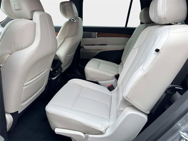 New 2026 Cadillac Vistiq Luxury w/ LPO, Floor Liner Package image 13