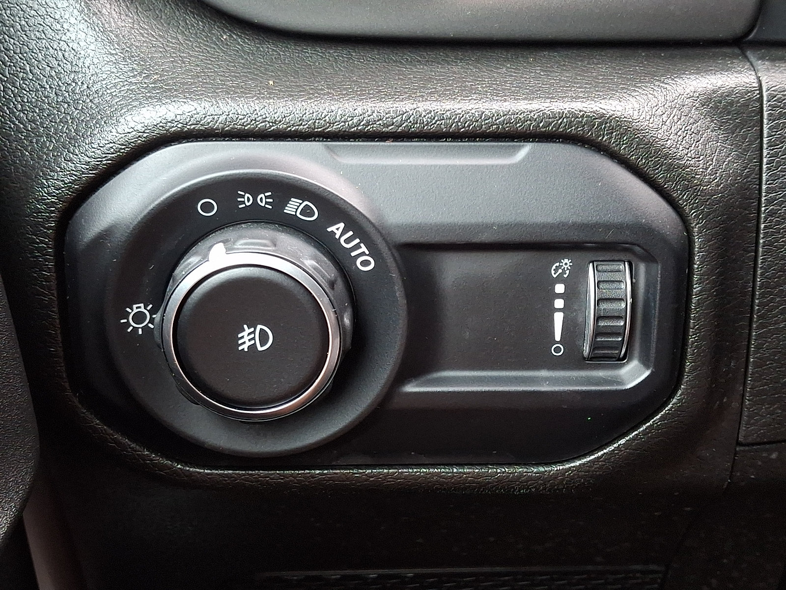 Used 2023 Jeep Wrangler Sport AWD/4WD image 27