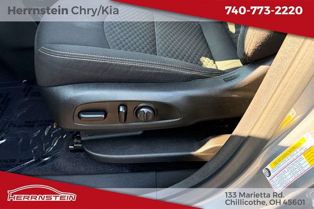 Used 2020 GMC Terrain SLE w/ Driver Convenience Package AWD/4WD image 16