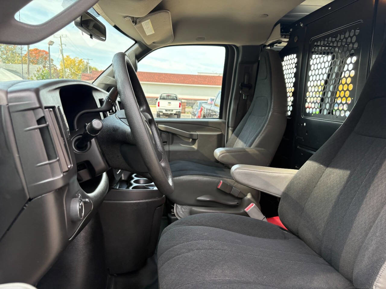 Used 2018 Chevrolet Express 2500 w/ Driver Convenience Package image 14