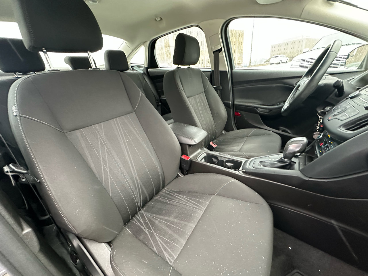 Used 2016 Ford Focus SE w/ SE Cold Weather Package image 37