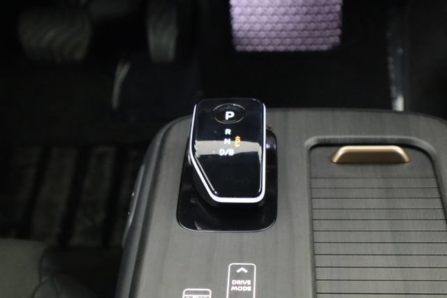 Used 2023 Nissan Ariya AWD image 28