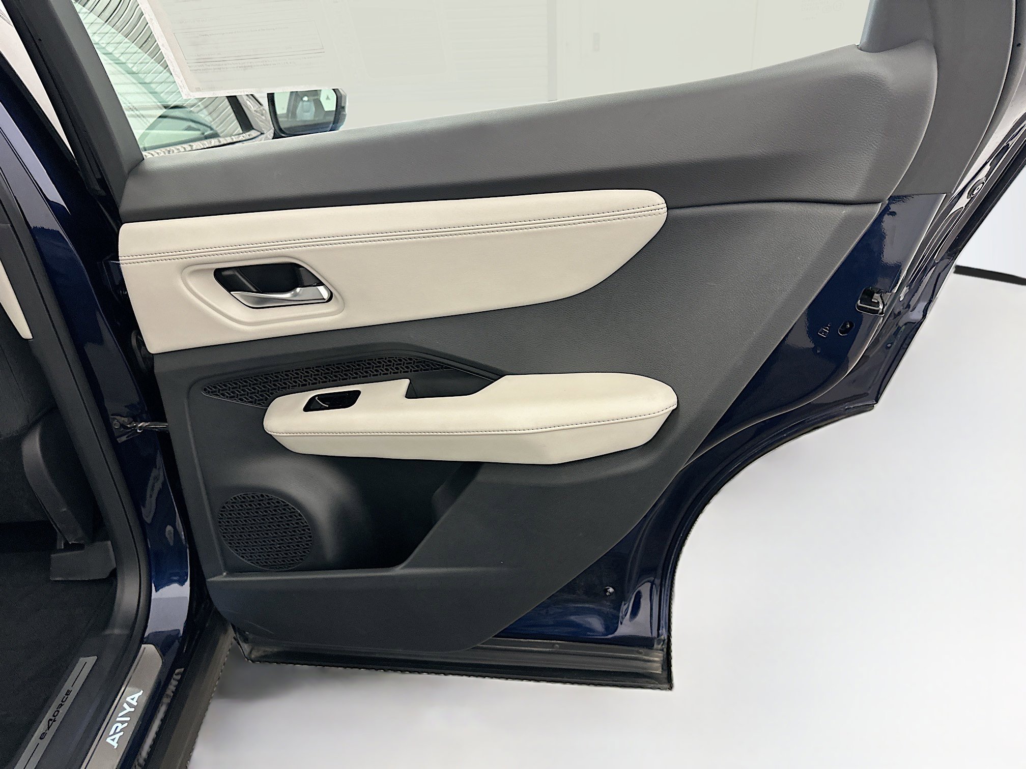 Used 2024 Nissan Ariya AWD image 33