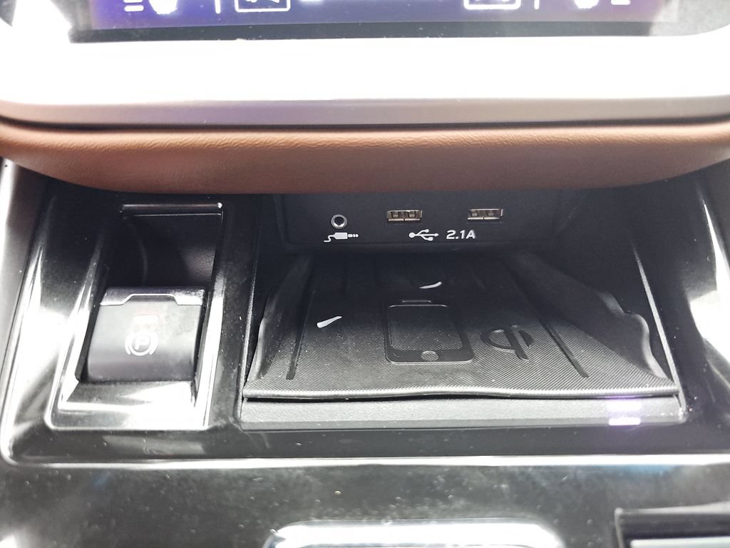 Used 2020 Subaru Outback Touring AWD/4WD image 35