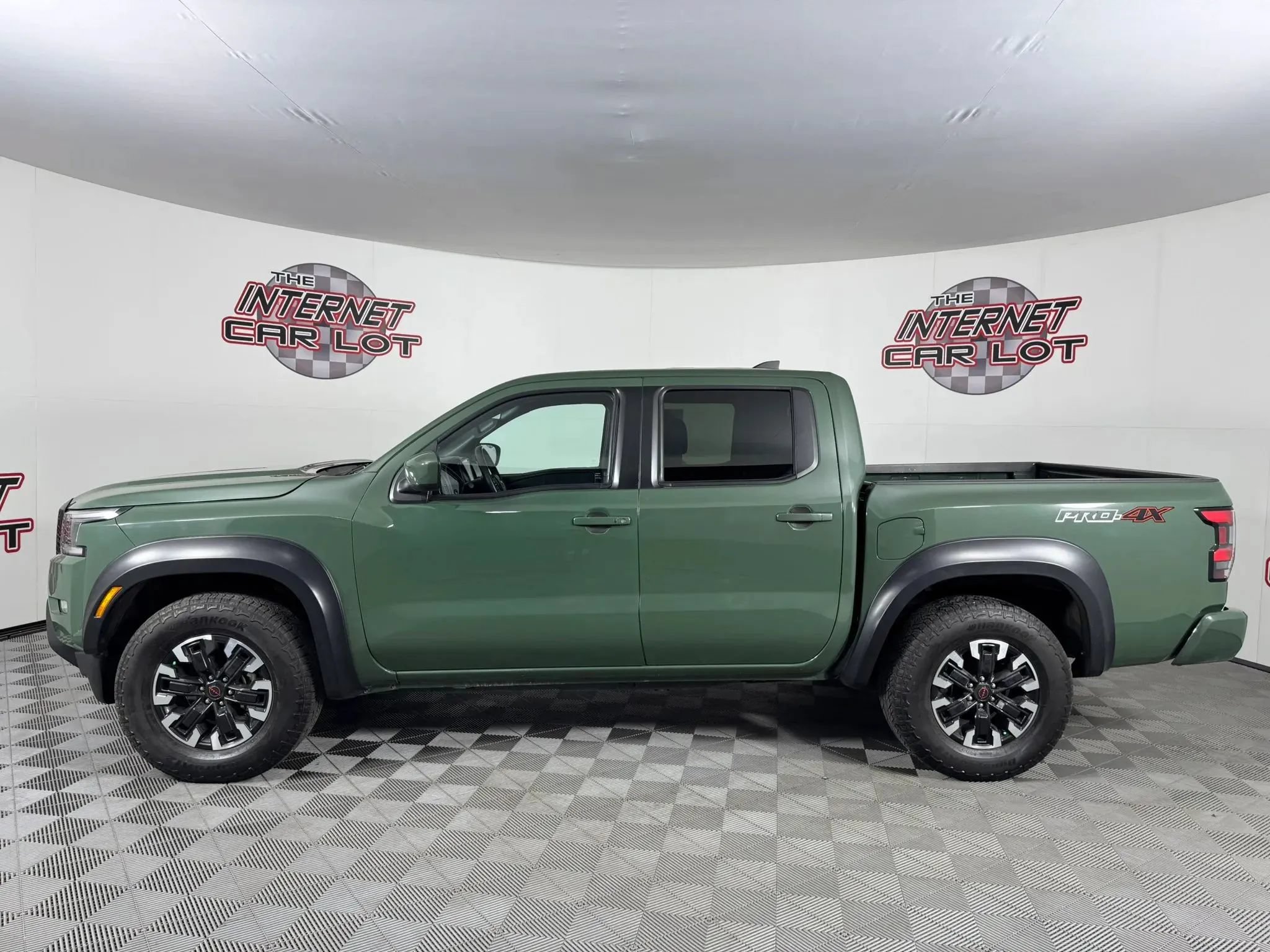 Used 2024 Nissan Frontier PRO-4X w/ Technology Package AWD/4WD image 4