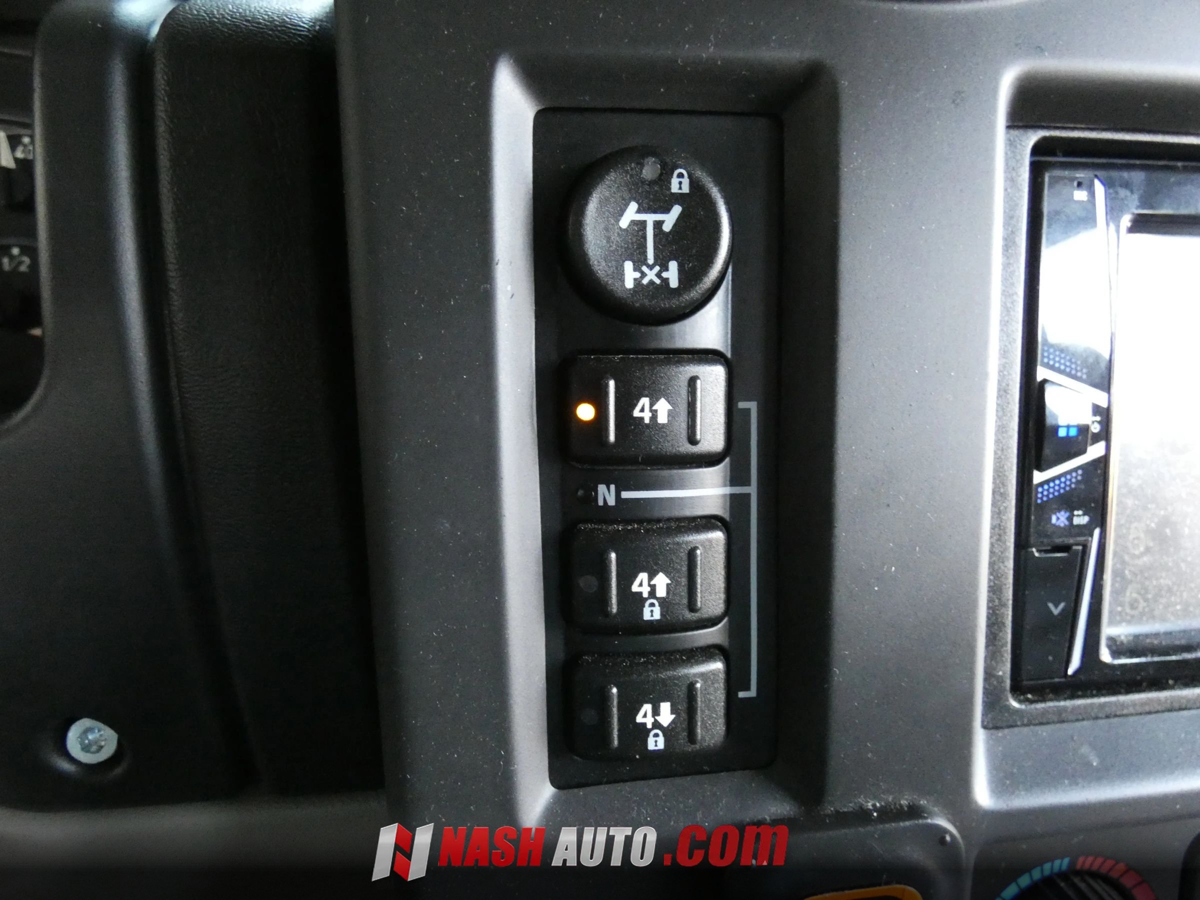 Used 2005 HUMMER H2 w/ Preferred Equipment Group AWD/4WD image 55