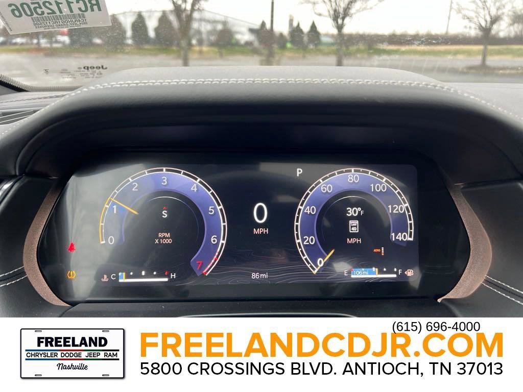New 2024 Jeep Grand Cherokee Overland w/ Luxury Tech Group IV AWD/4WD image 8