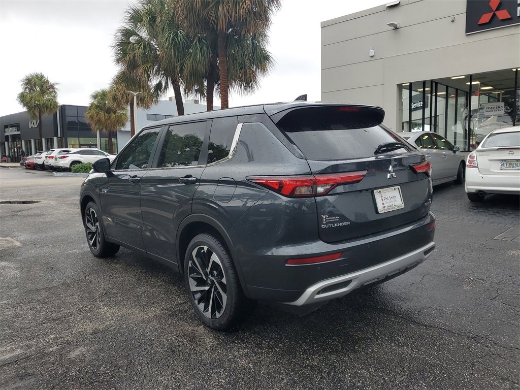 New 2025 Mitsubishi Outlander SE image 6