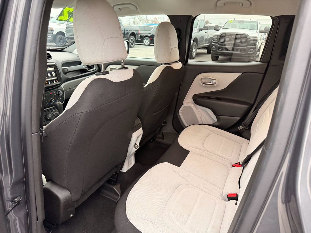 Used 2022 Jeep Renegade Latitude image 14