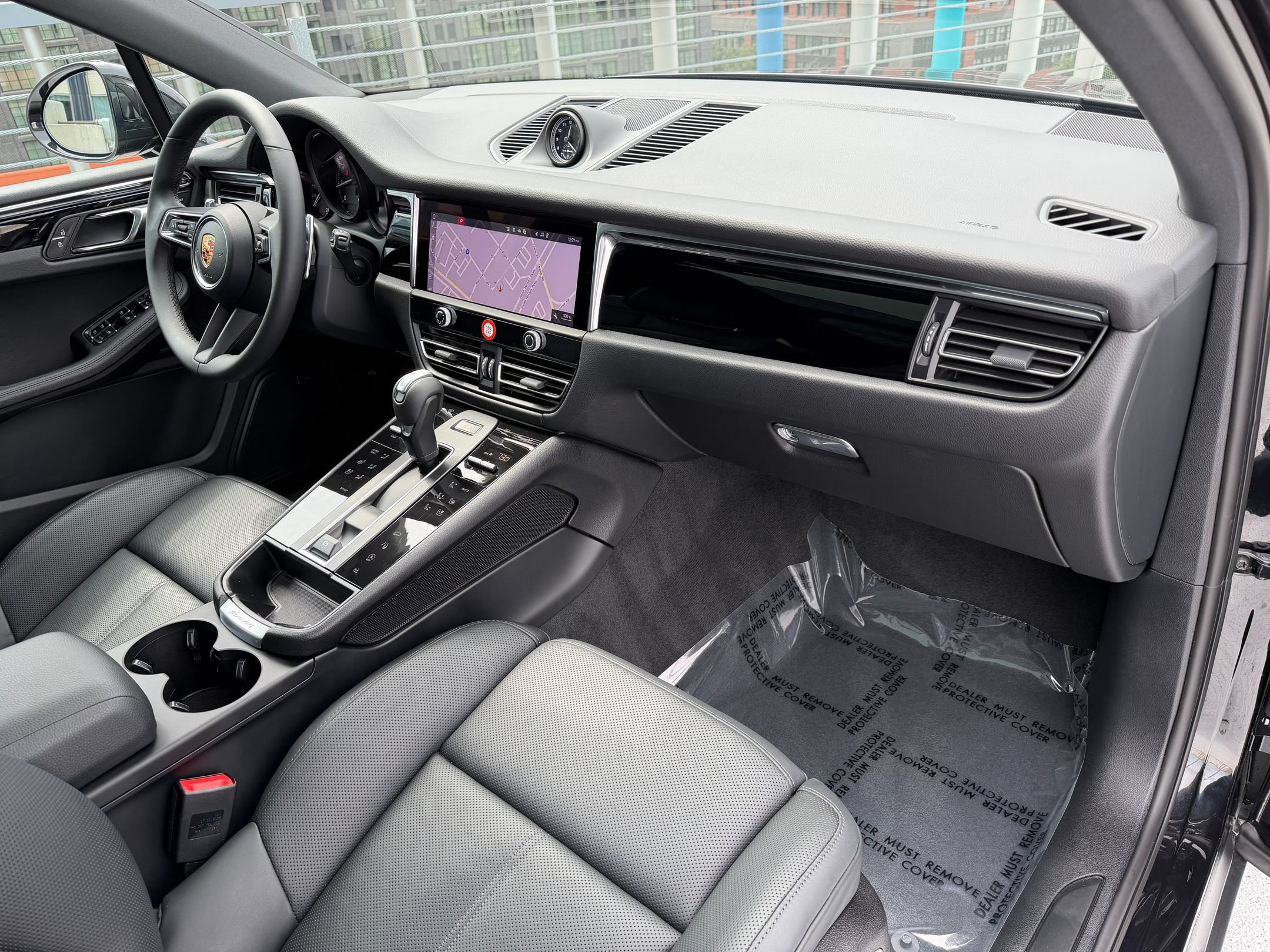 Certified 2026 Porsche Macan AWD/4WD image 27