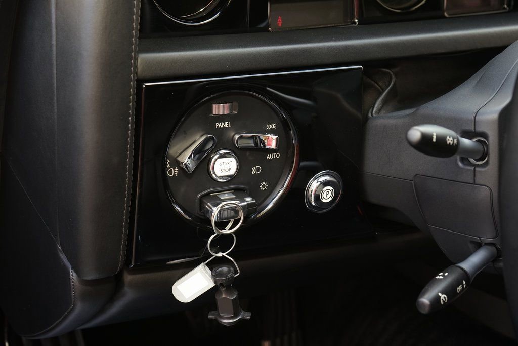 Used 2013 Rolls-Royce Phantom Sedan image 26