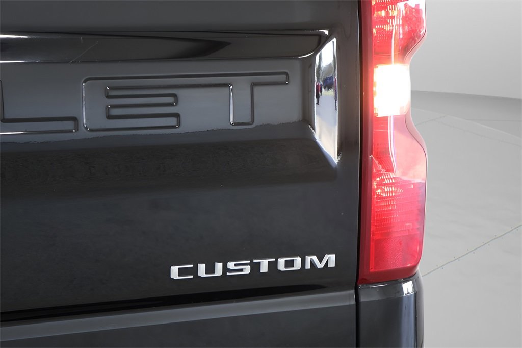 Used 2023 Chevrolet Silverado 1500 Custom image 34