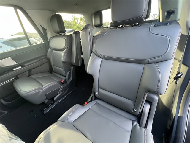 New 2025 Ford Expedition Active image 13