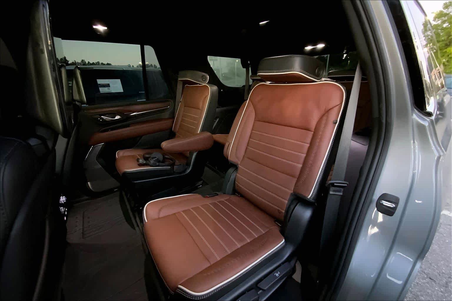 Used 2023 GMC Yukon Denali Ultimate AWD/4WD image 20