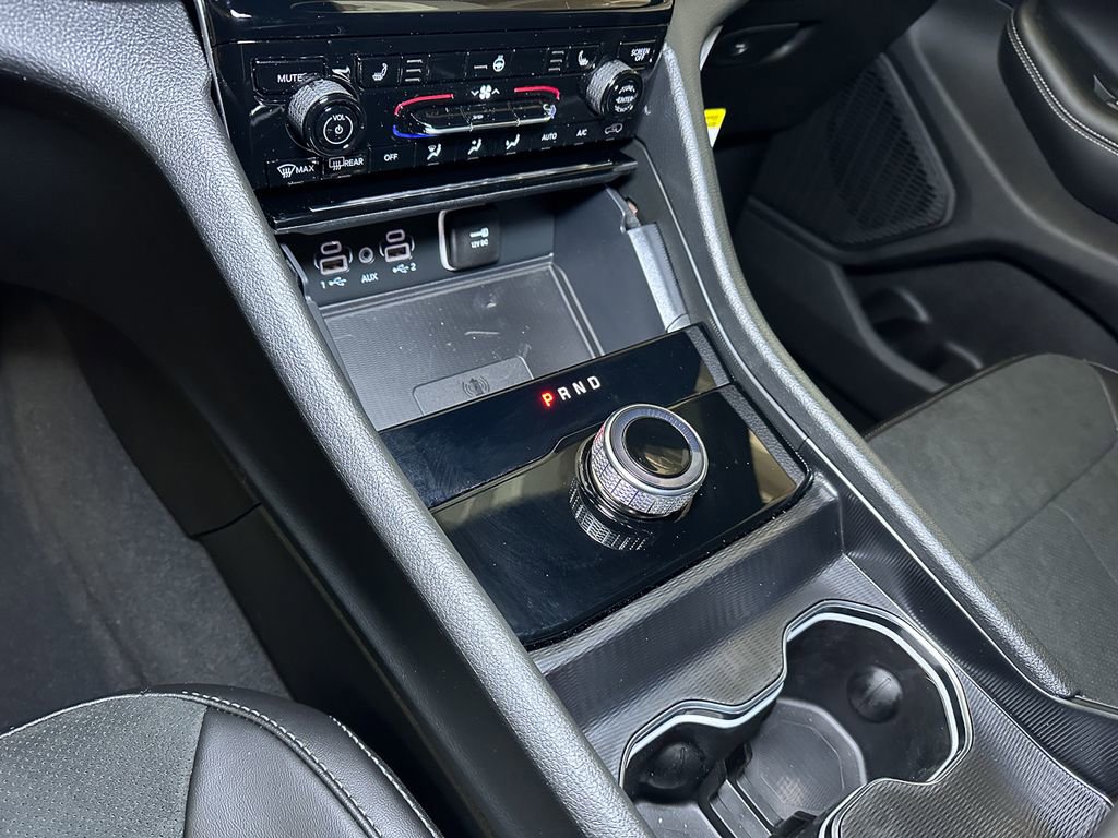 New 2025 Jeep Grand Cherokee Laredo image 29