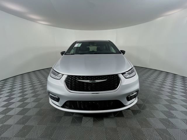 New 2026 Chrysler Pacifica Select image 3