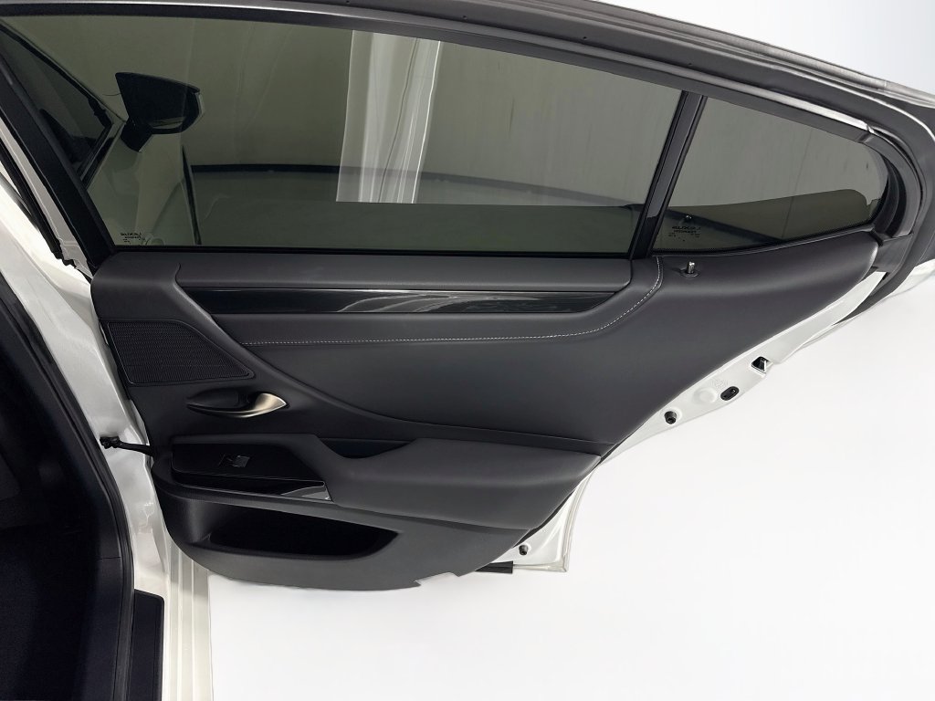 Used 2025 Lexus ES 350 w/ Accessory Package (Z2) FWD image 27