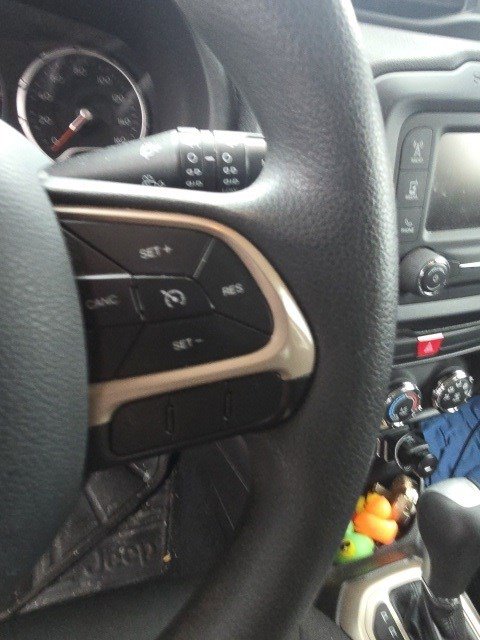 Used 2017 Jeep Renegade Sport w/ Power & Air Group image 16