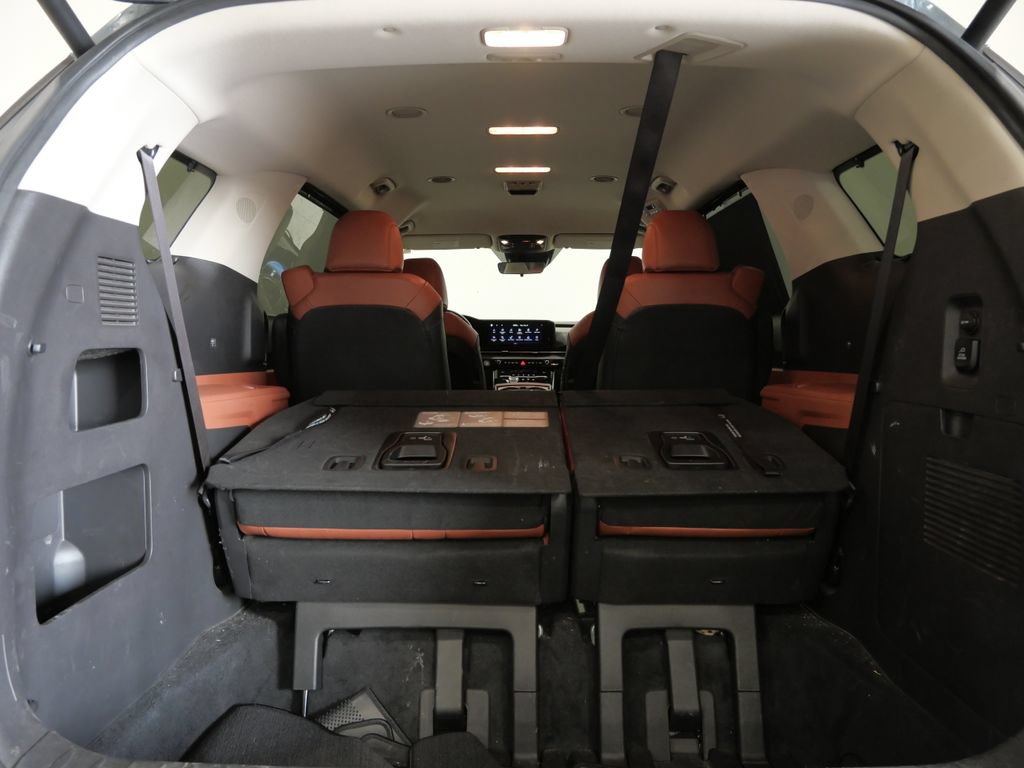 Used 2023 Kia Carnival SX FWD image 29