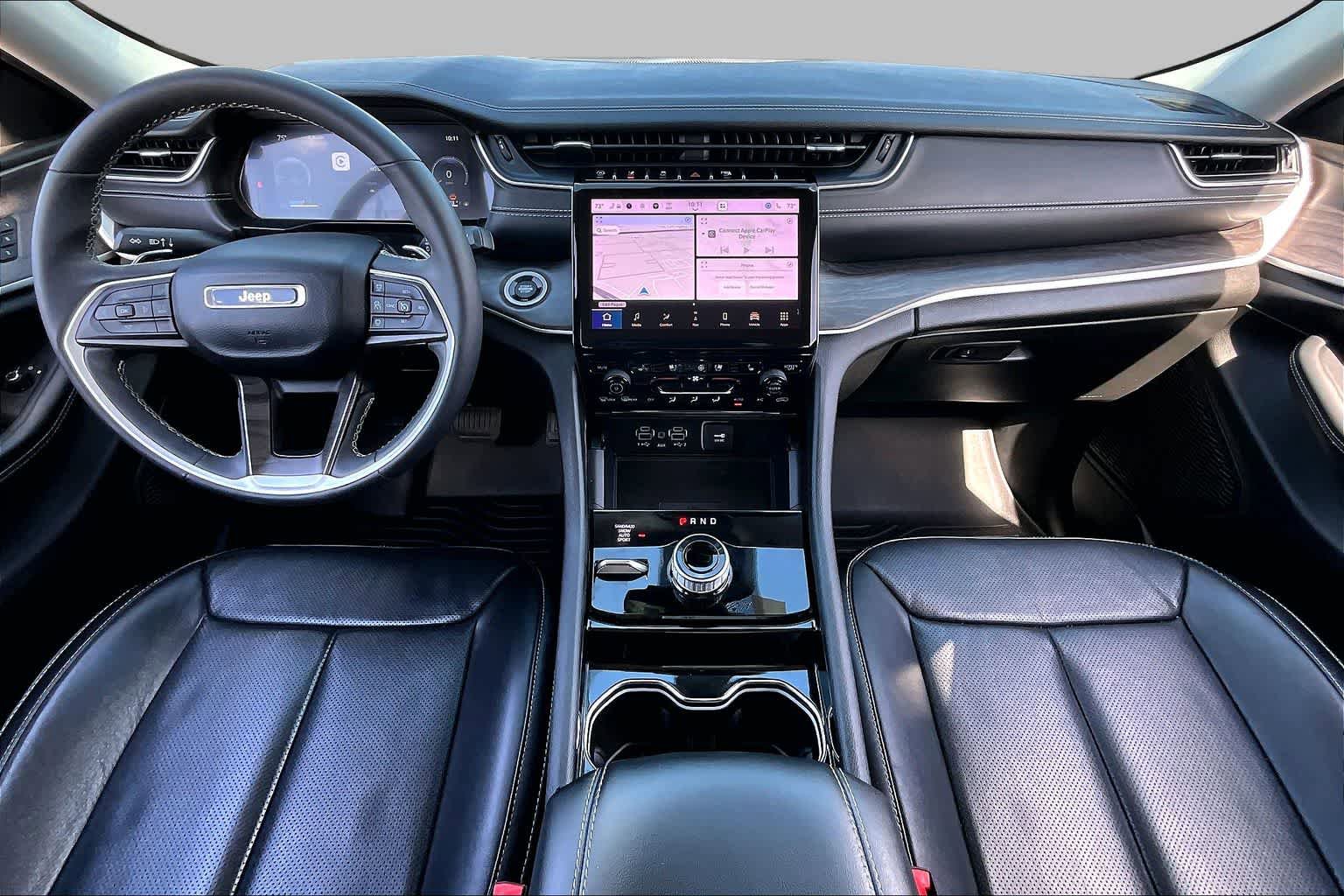 Used 2023 Jeep Grand Cherokee Limited w/ Luxury Tech Group II AWD/4WD image 16
