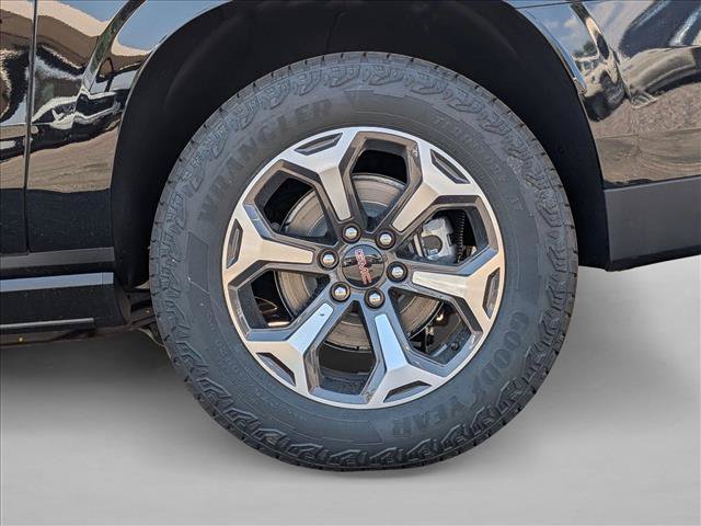 New 2026 GMC Yukon XL AT4 Ultimate w/ LPO, Illumination Package AWD/4WD image 10