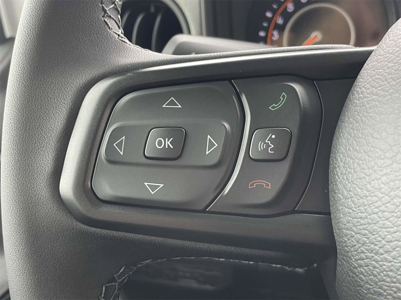 New 2025 Jeep Gladiator Sport image 13