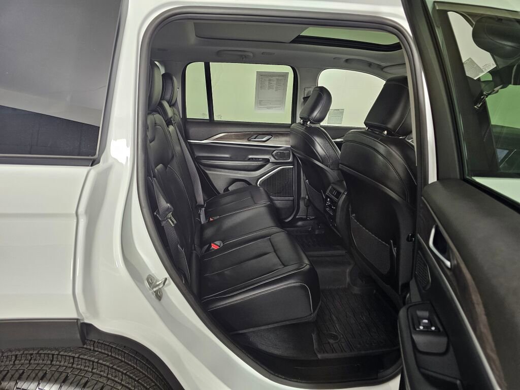 Used 2022 Jeep Grand Cherokee Limited 4xe w/ MOPAR Finishing Package image 37