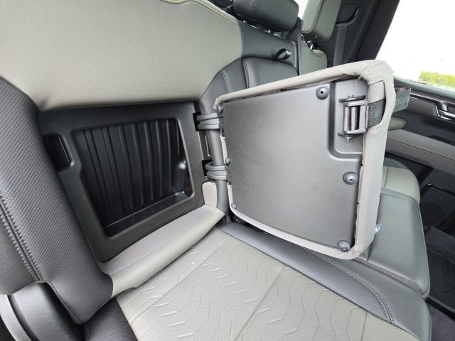 Used 2022 Chevrolet Silverado 1500 ZR2 w/ Technology Package AWD/4WD image 17