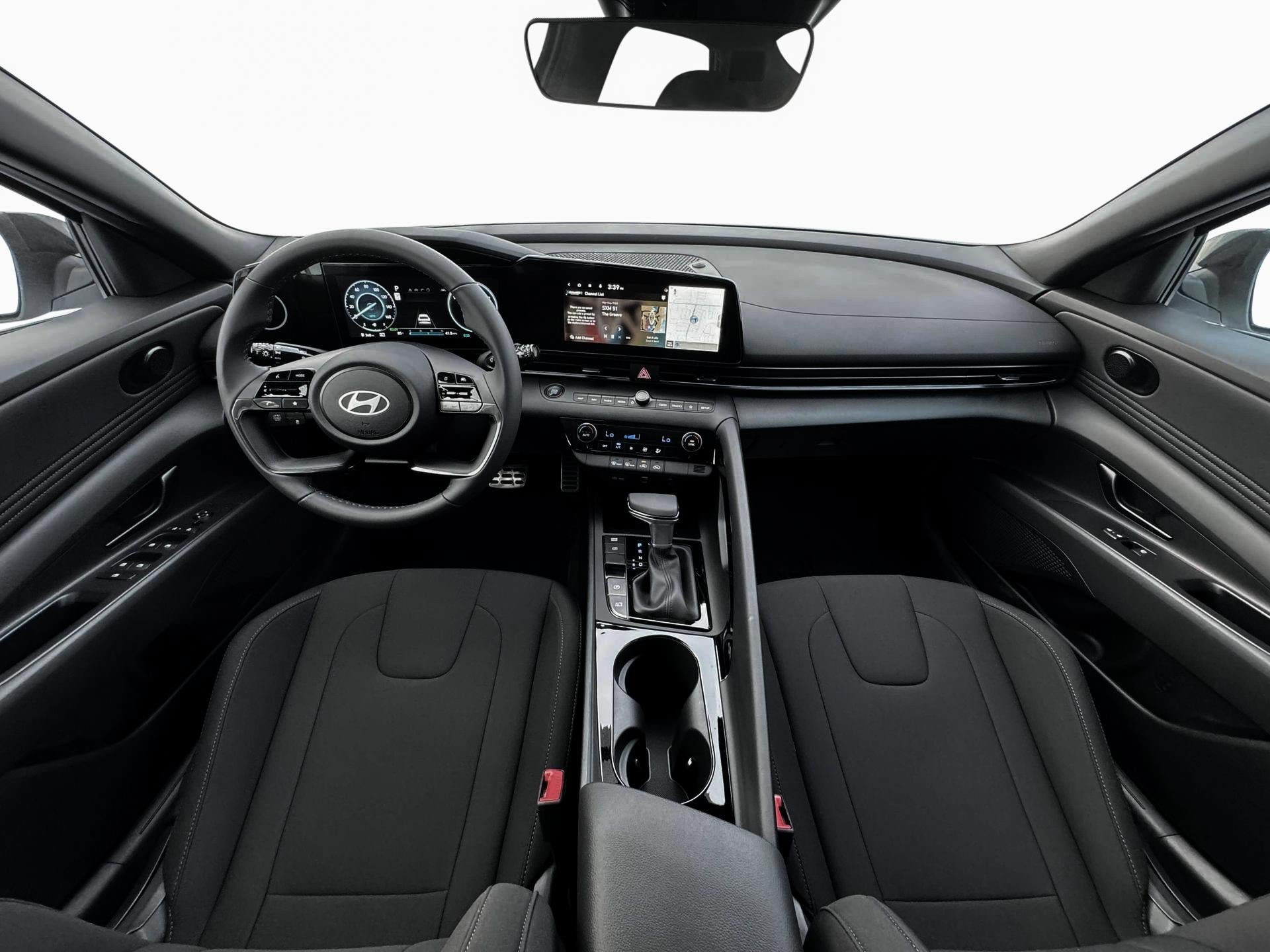 New 2025 Hyundai Elantra SEL FWD image 13
